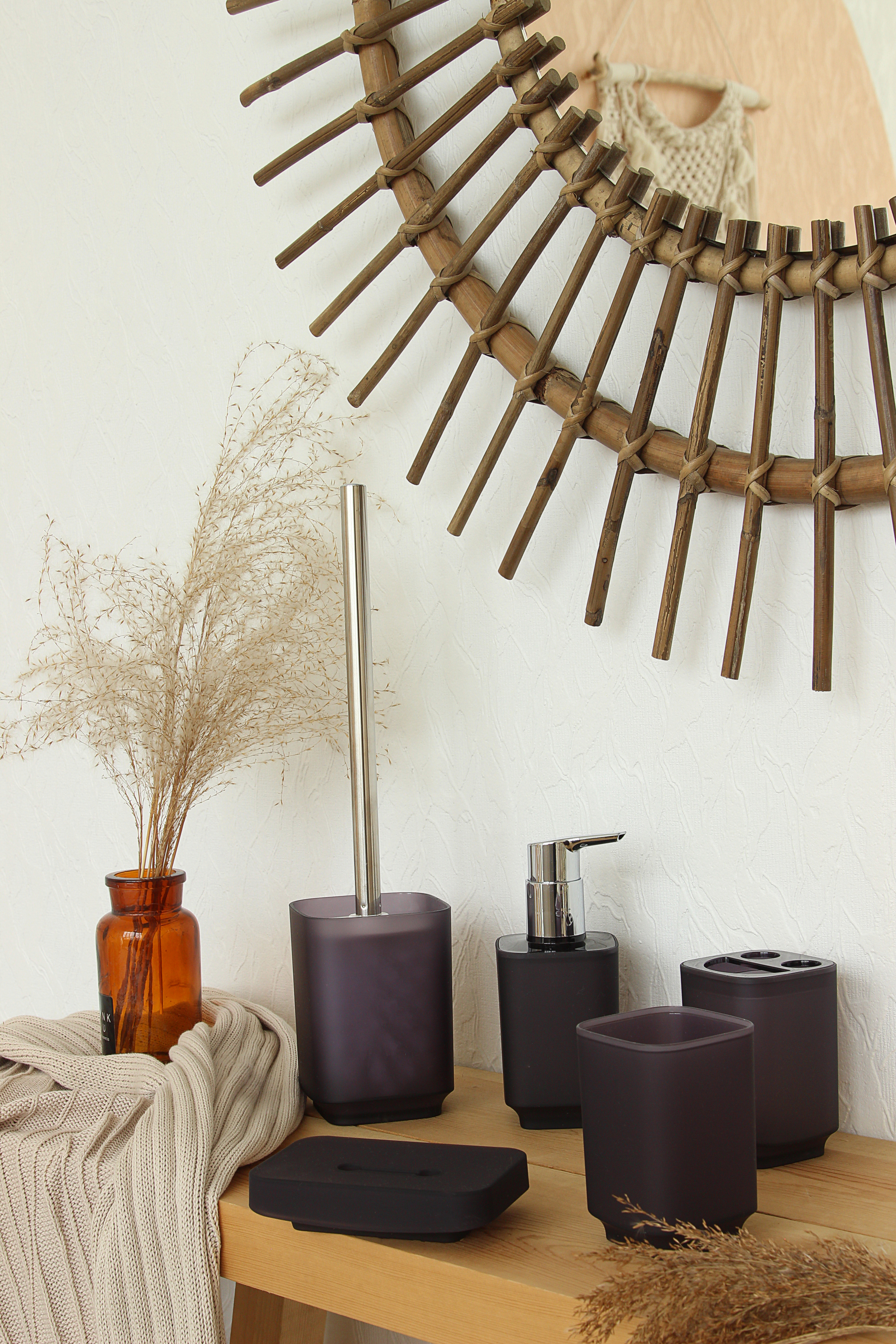 Стакан для зубных щеток Delphinium коллекция "Violet", пластик