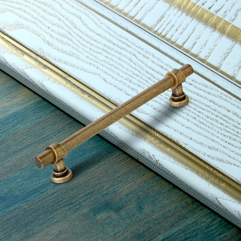 Ручка-скоба мебельная Trodos "DMZ-50039" 160мм сплав ЦАМ 230гр, античная бронза