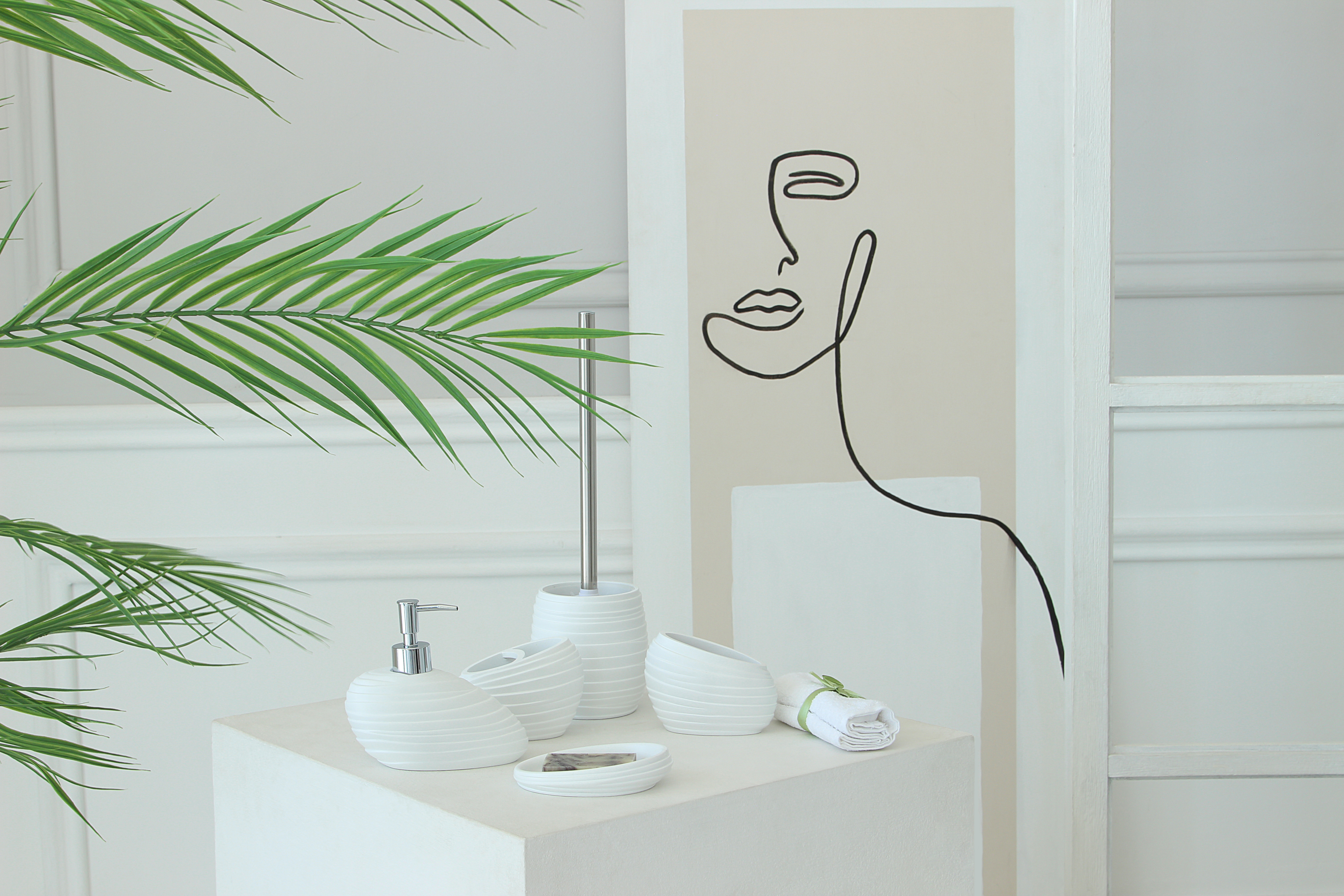 Стакан для зубных щеток Delphinium коллекция "Тира", полирезина