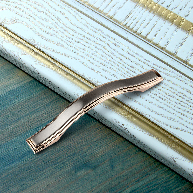 Ручка-скоба мебельная Trodos "ZY-700" 128мм сплав ЦАМ 72гр,  золото/никель