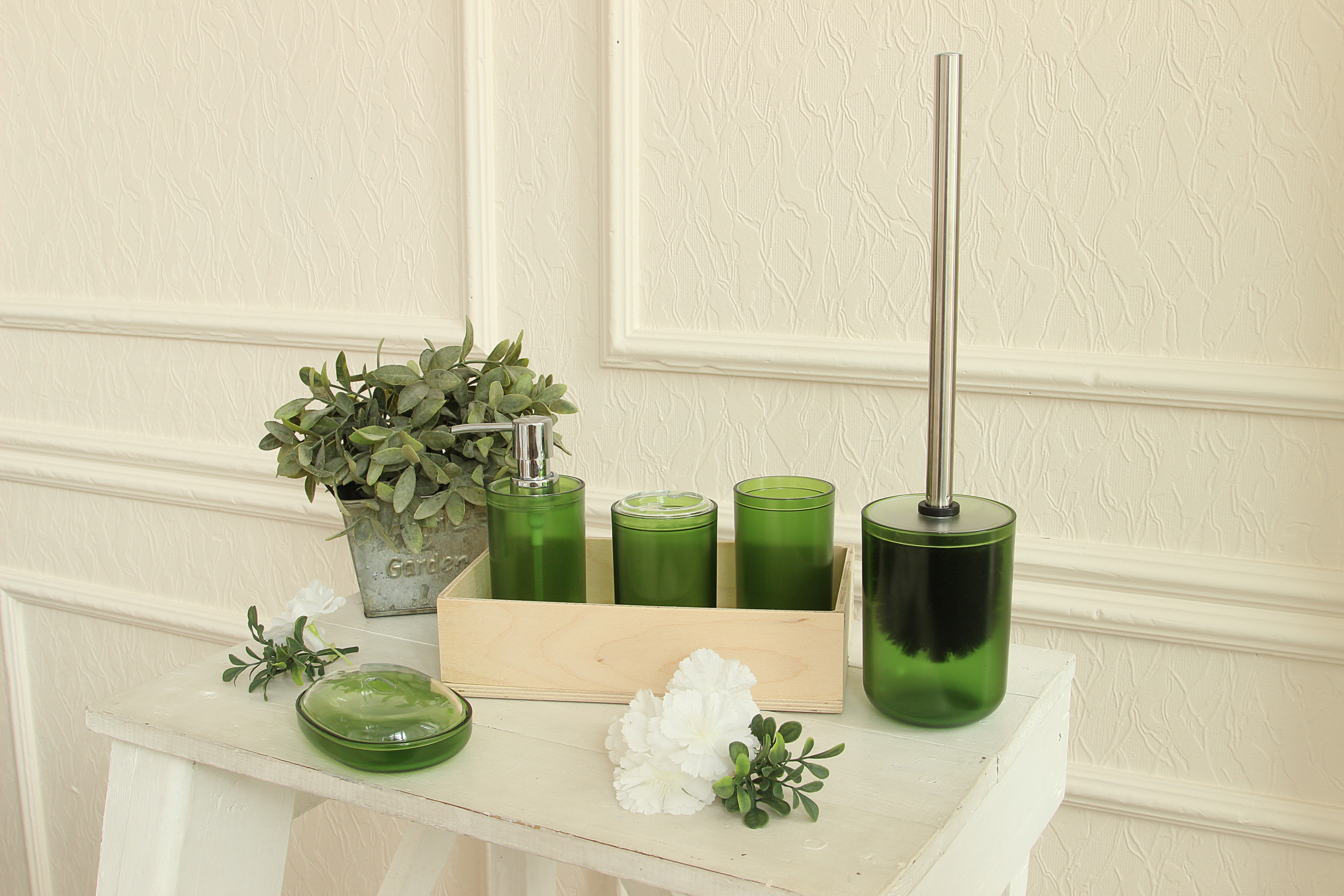 Стакан для зубных щеток Delphinium коллекция "Green", пластик