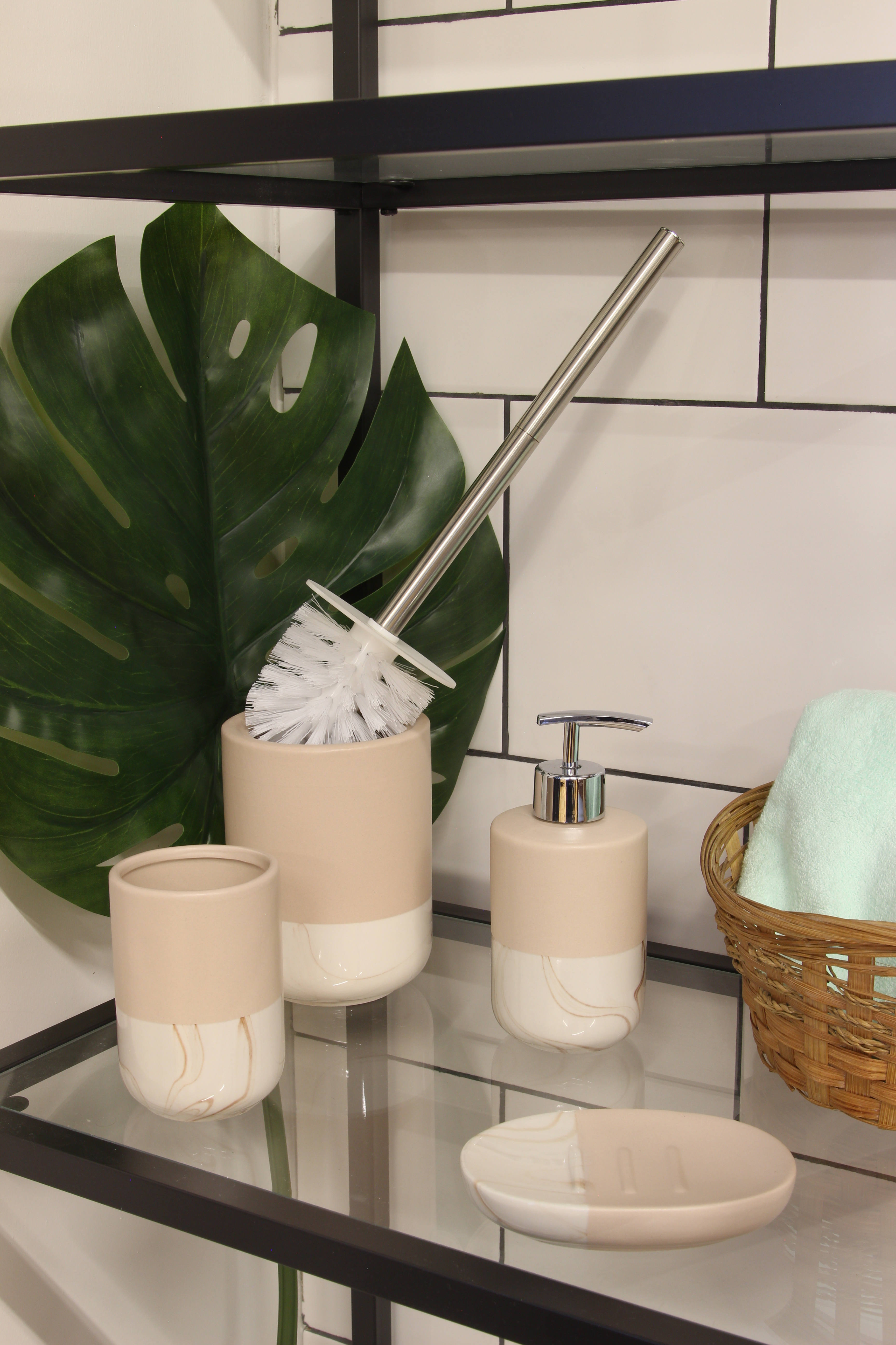 Дозатор для жидкого мыла Delphinium коллекция "Крема Нова", керамика