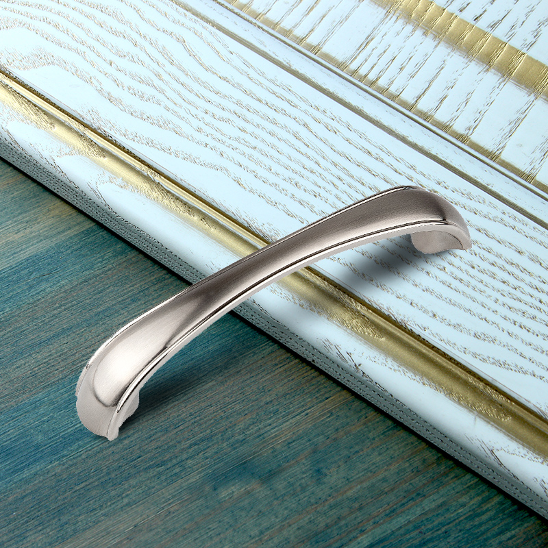 Ручка-скоба мебельная Trodos "ZY-697" 128мм сплав ЦАМ 58гр, хром/никель