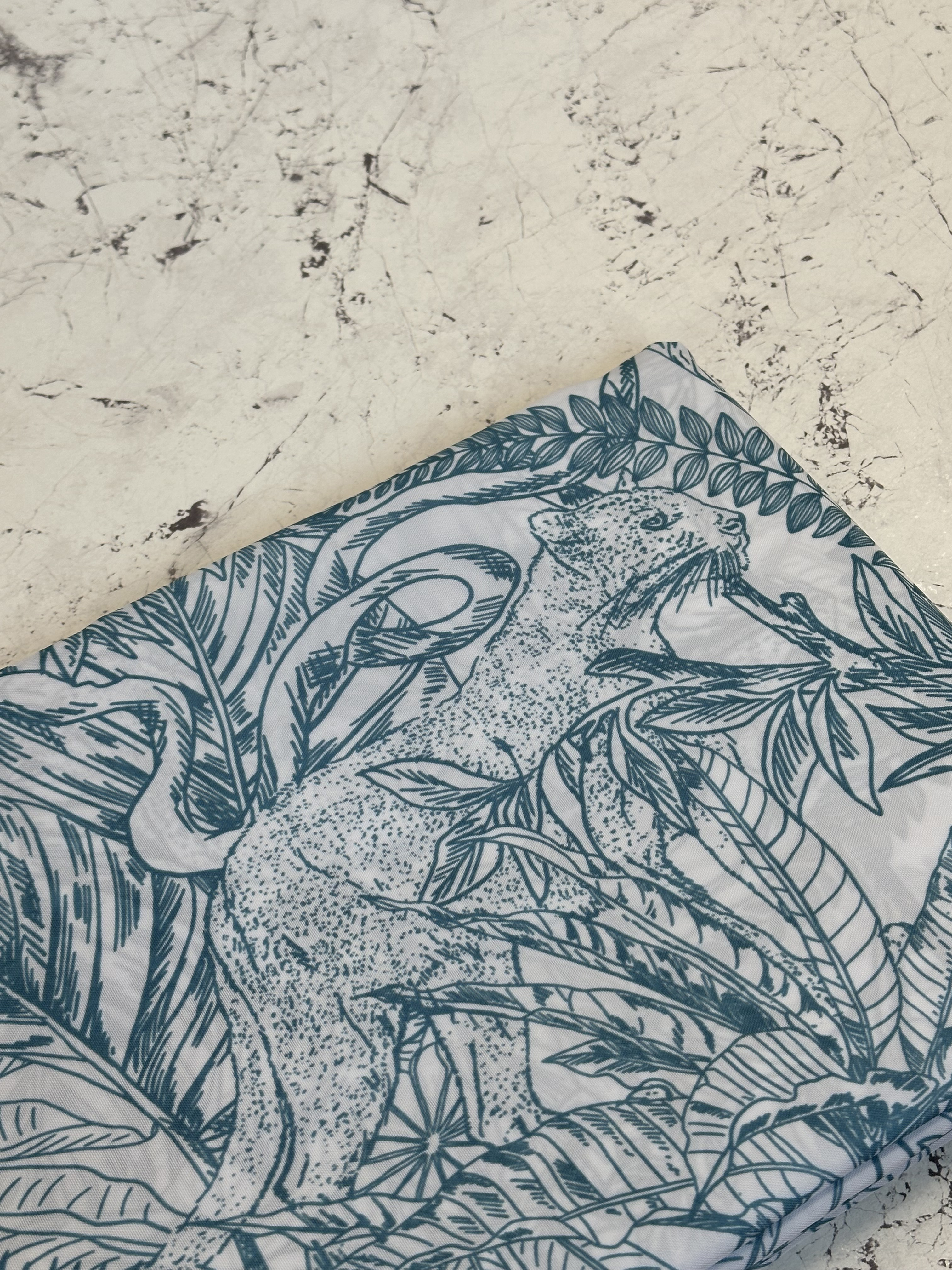 Штора для ванной Delphinium "Скарлет" полиэстер 180х180см, 12 колец, мультиколор