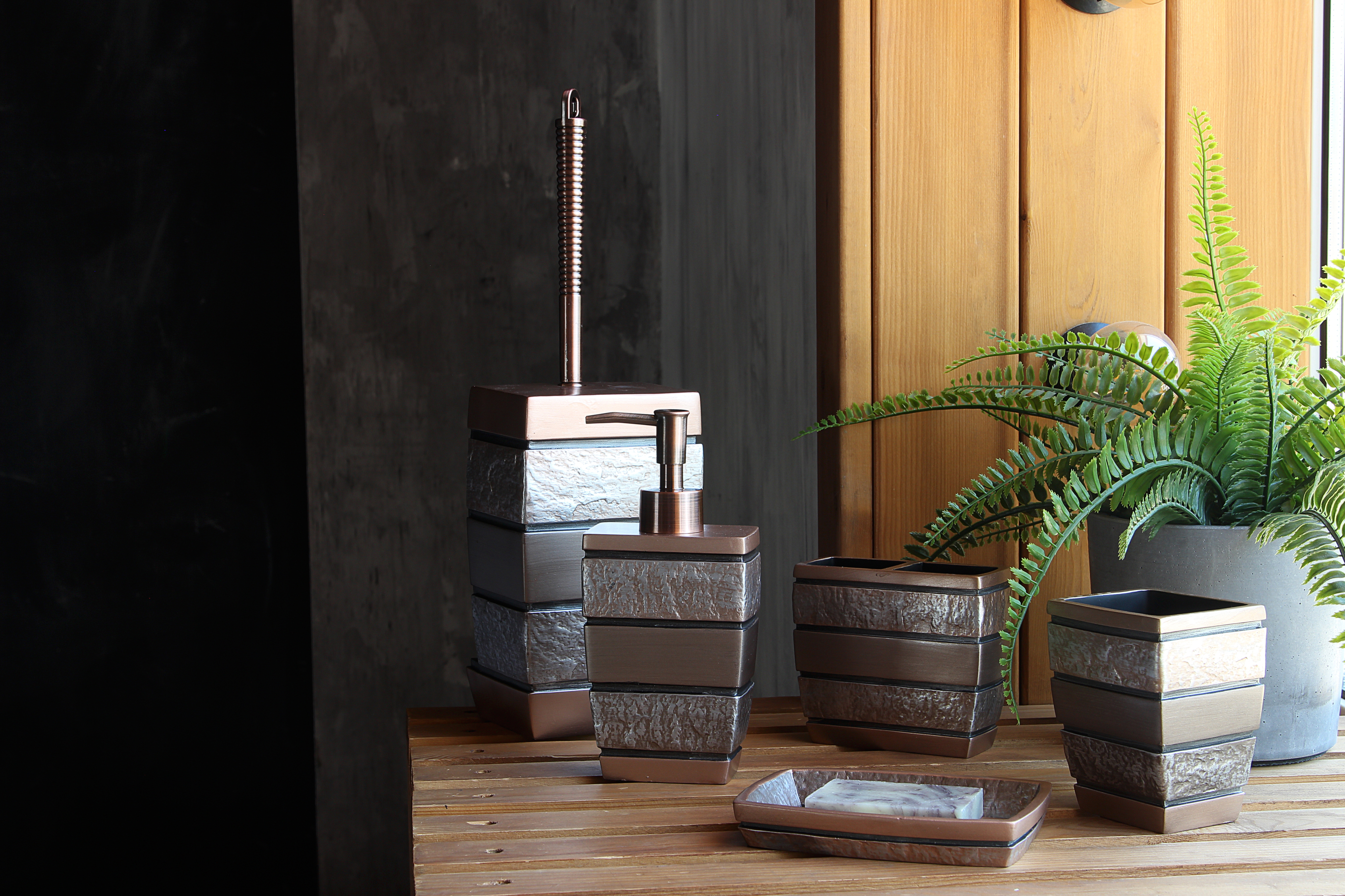 Ерш Delphinium коллекция "Восток", полирезина