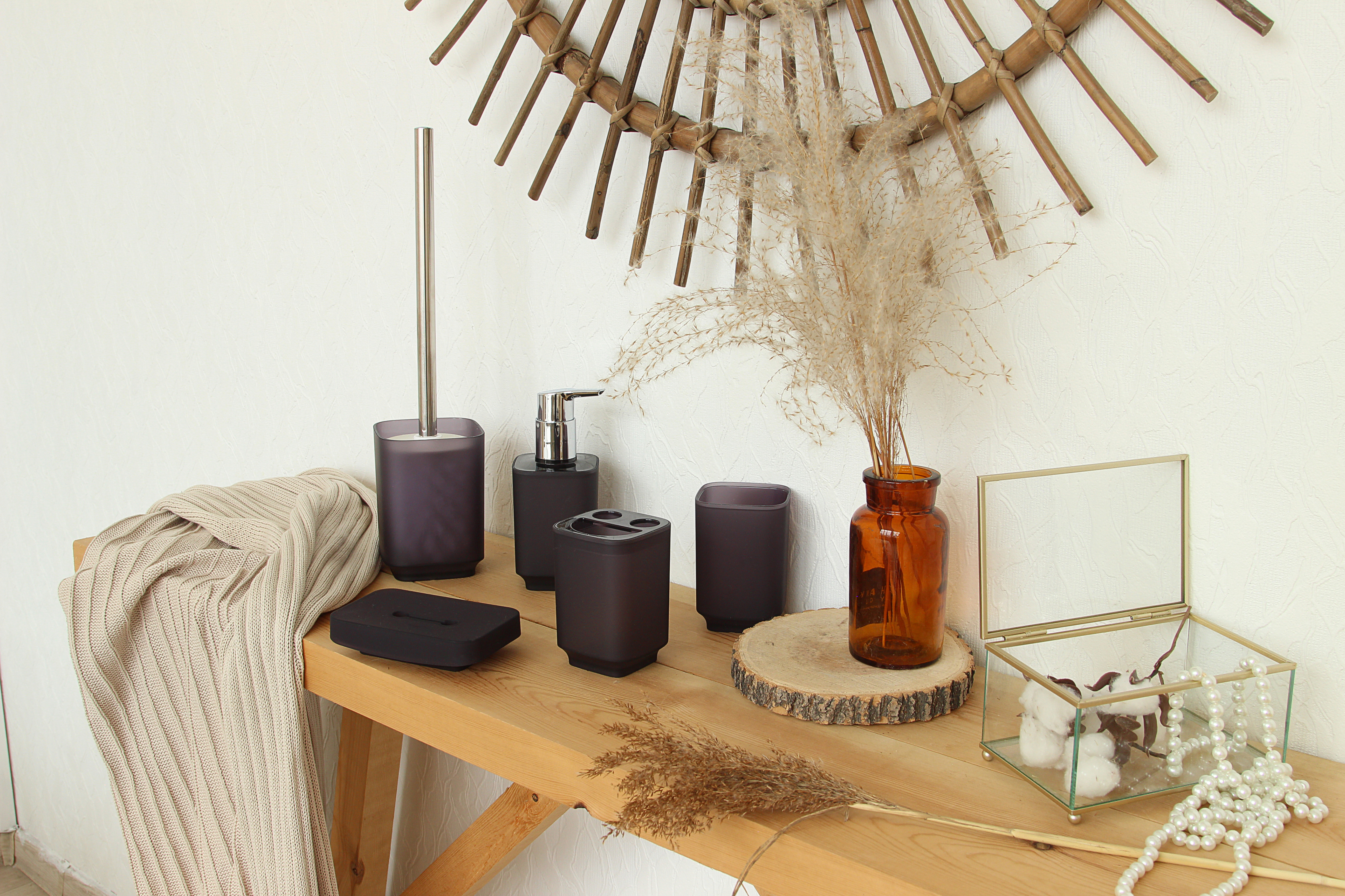 Стакан для зубных щеток Delphinium коллекция "Violet", пластик